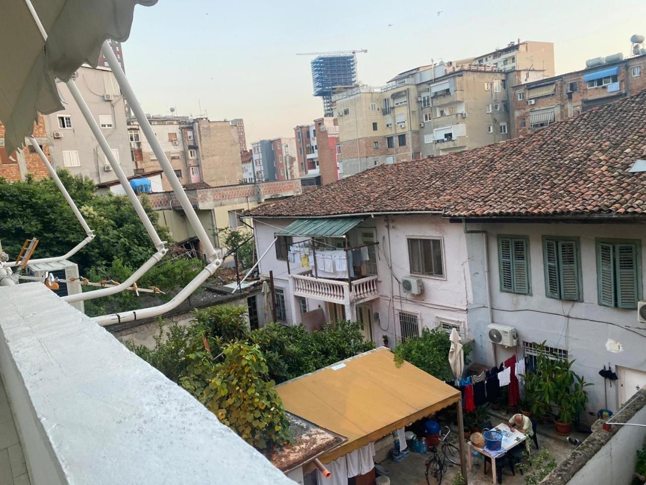 Tirana Central Stay Esterno foto